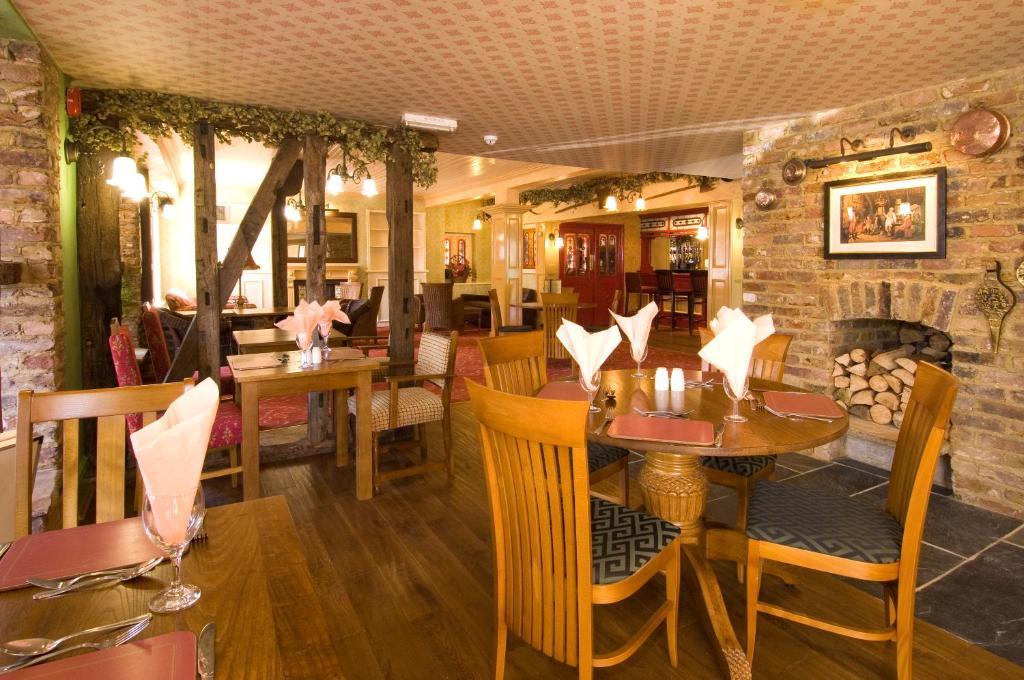 The Roebuck Inn - Relaxinnz Harrietsham Exterior photo