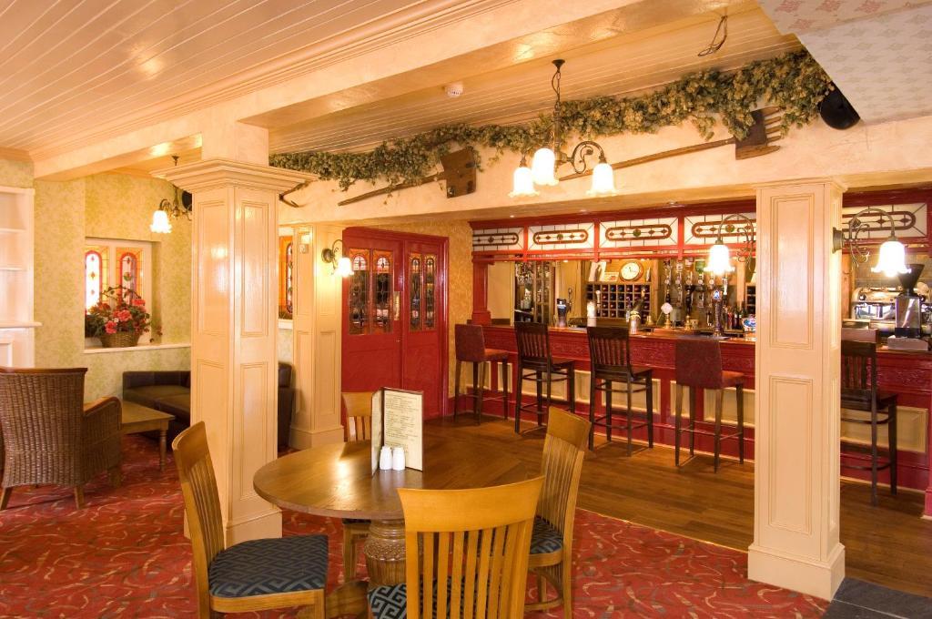 The Roebuck Inn - Relaxinnz Harrietsham Exterior photo